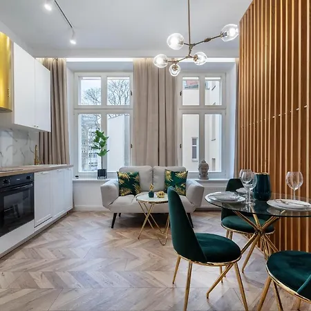 Golden Circles Apartment *