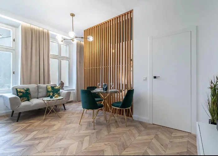 Golden Circles Apartment